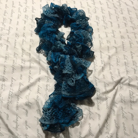 Coral KNITTED Scarf - Picture 3 of 3